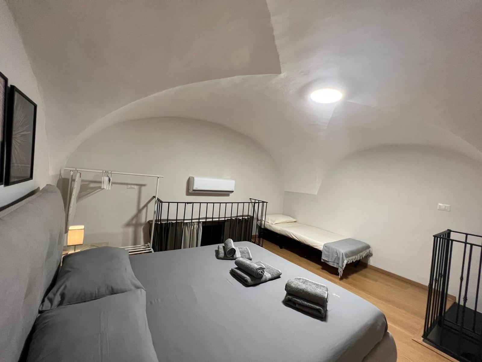 Almond Apartment Catánia Buitenkant foto