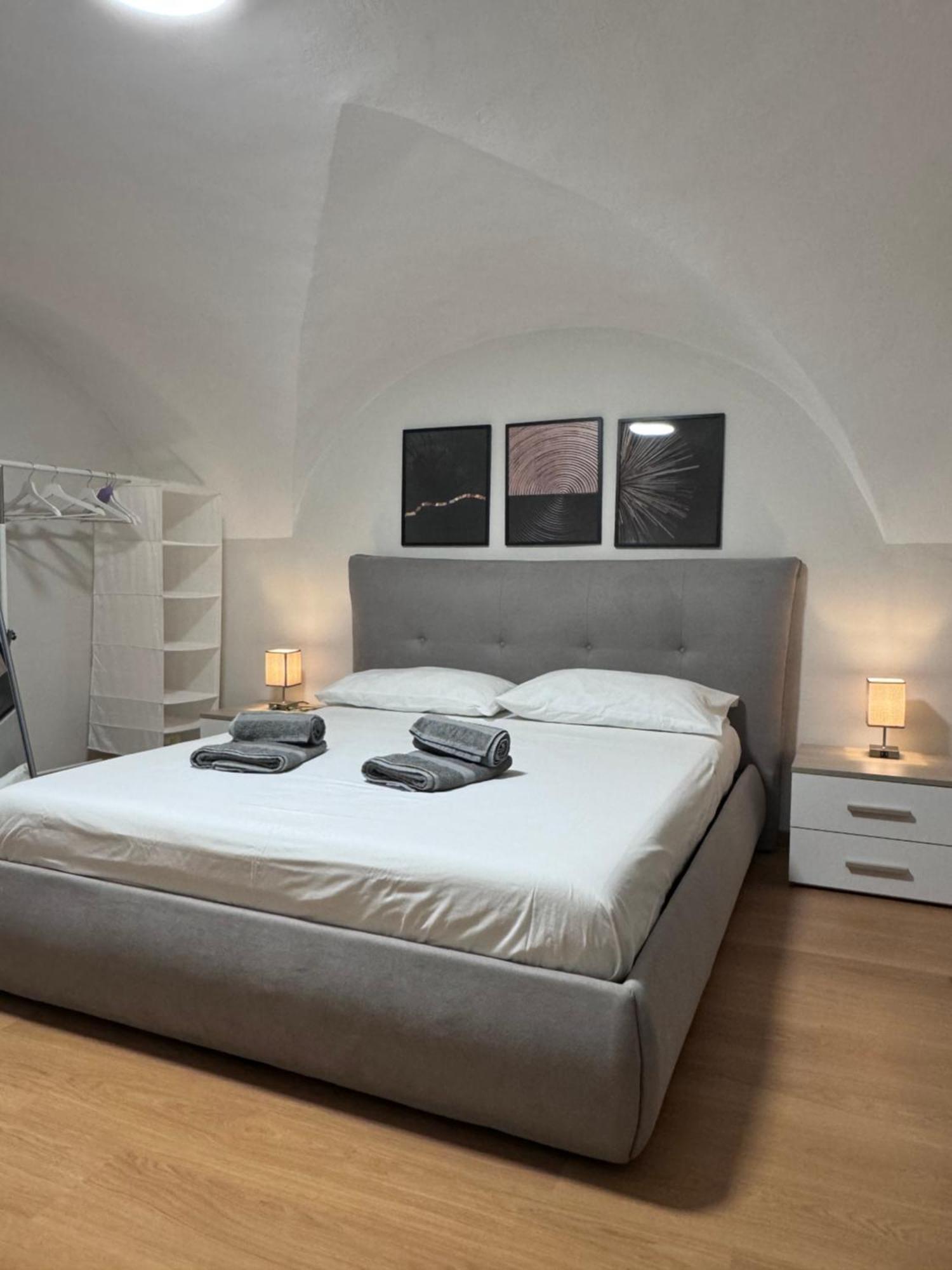 Almond Apartment Catánia Buitenkant foto